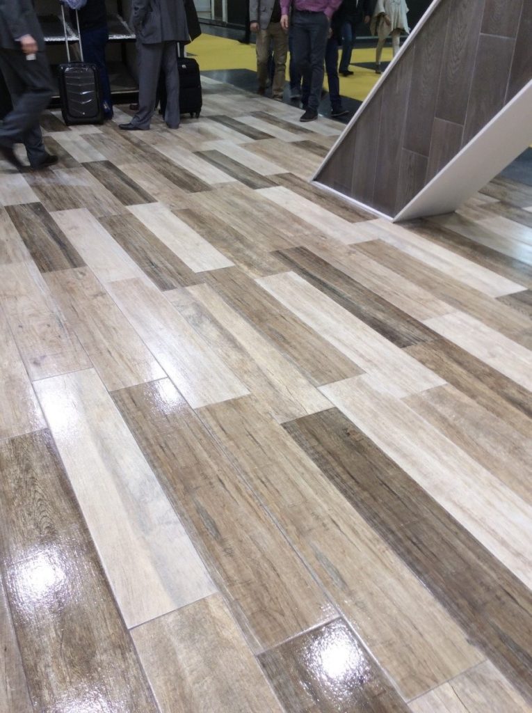 Kate S Wood Plank Tile Floor And Wall, Wood Look Tile Floor Layout